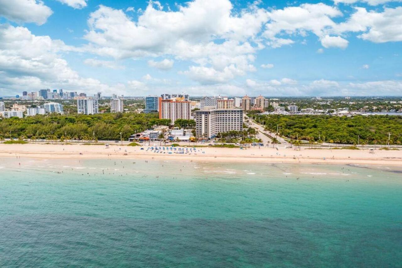 The Purple Pelican Beachfront With Ocean Balcony Unit 1 Fort Lauderdale Exterior photo